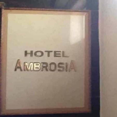 Hotel Ambrosia Kalyān Exterior foto
